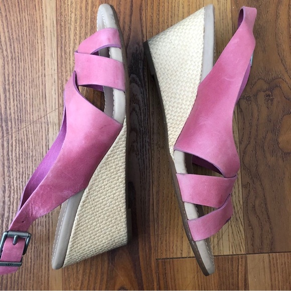 Authentic Ugg pink leather wedge sandals size 8 - Picture 3 of 4